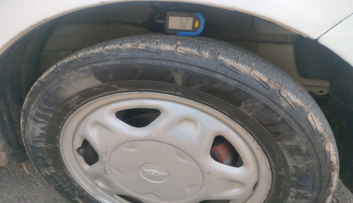 2013 Chevrolet Beat PS PETROL, Petrol, Manual, 98,003 km, tyre