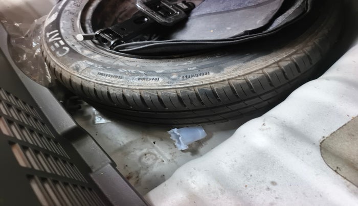 2021 Hyundai GRAND I10 NIOS SPORTZ 1.2 KAPPA VTVT CNG, Petrol, Manual, 51,955 km, tyre