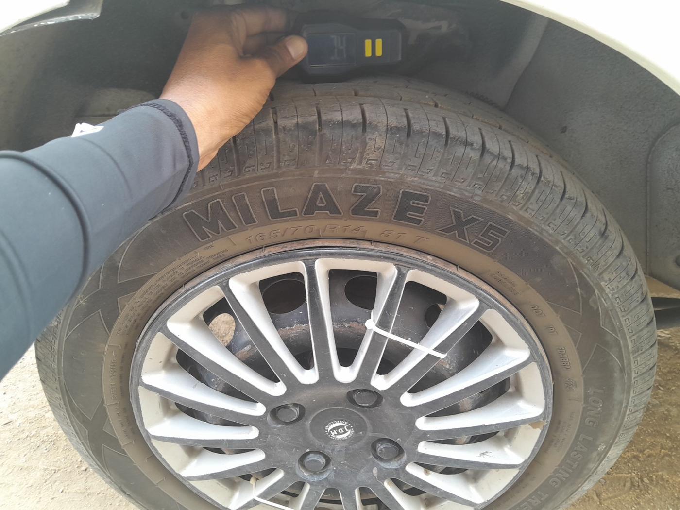 2015 Tata Indigo ECS LX TDI, Diesel, Manual, 2,45,435 km, tyre