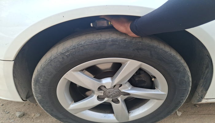 2013 Audi A4 2.0 TDI 174BHP, Diesel, Automatic, 84,304 km, tyre