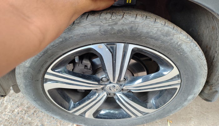 2022 MG ASTOR SHARP EX 1.5 MT, Petrol, Manual, 36,737 km, tyre