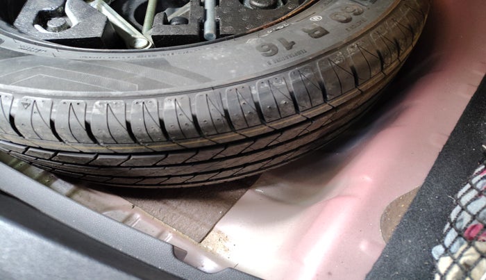 2022 MG ASTOR SHARP EX 1.5 MT, Petrol, Manual, 36,737 km, tyre