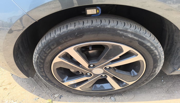 2024 Tata ALTROZ XZ CNG, Petrol, Manual, 16,761 km, tyre
