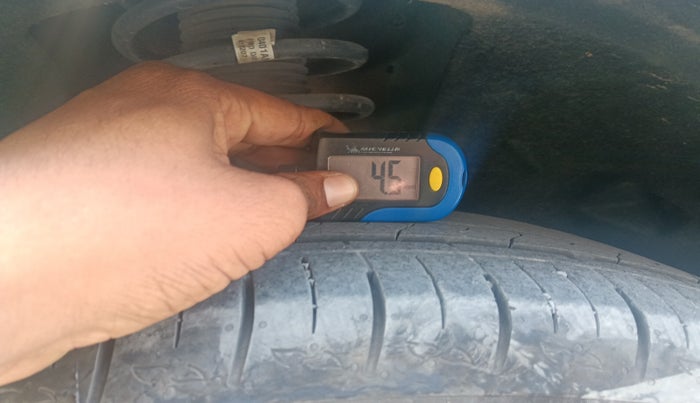 2024 Mahindra XUV700 MX Diesel MT 7 STR, Diesel, Manual, 48,314 km, tyre