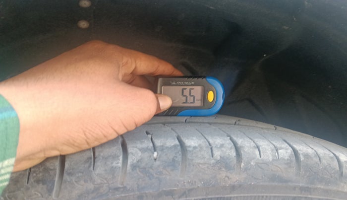 2024 Mahindra XUV700 MX Diesel MT 7 STR, Diesel, Manual, 48,314 km, tyre