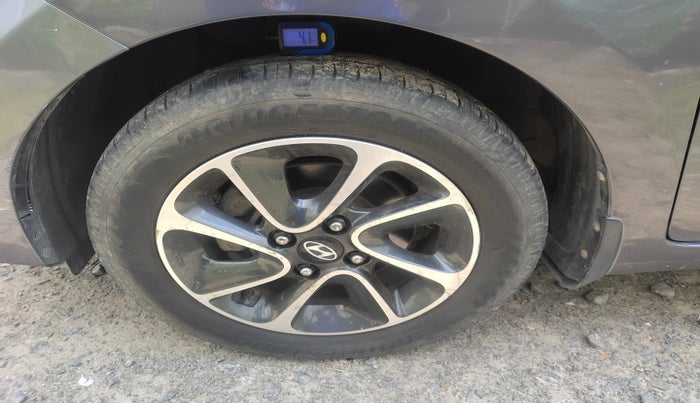 2017 Hyundai Grand i10 SPORTZ (O) AT 1.2 KAPPA VTVT, Petrol, Automatic, 45,443 km, tyre