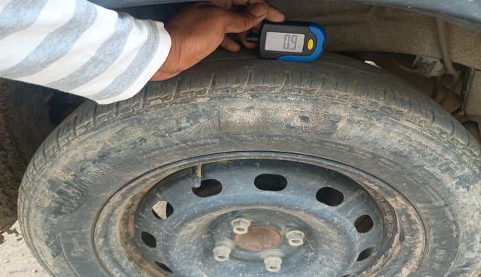 2018 Mahindra KUV 100 NXT K4+ P 6 STR, Petrol, Manual, 24,146 km, tyre