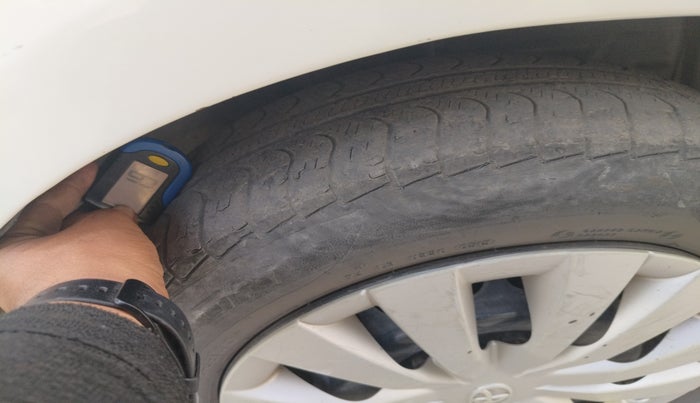 2014 Toyota Etios GD, Diesel, Manual, 98,309 km, tyre