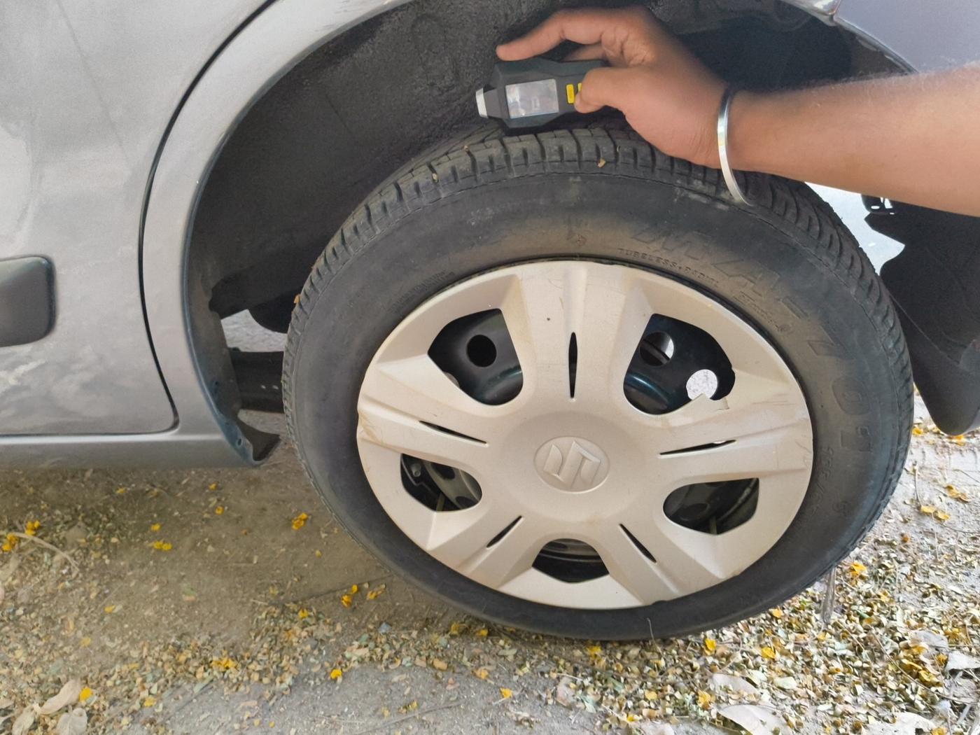 2015 Maruti Wagon R 1.0 VXI, Petrol, Manual, 14,397 km, tyre