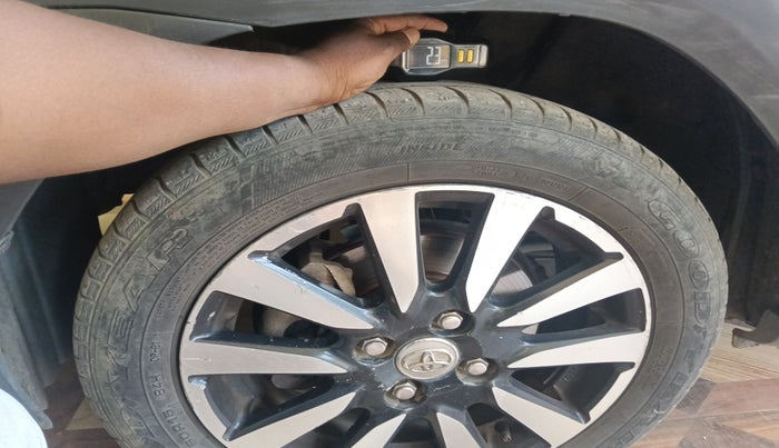 2015 Toyota Etios CROSS 1.2 G, Petrol, Manual, 96,985 km, tyre