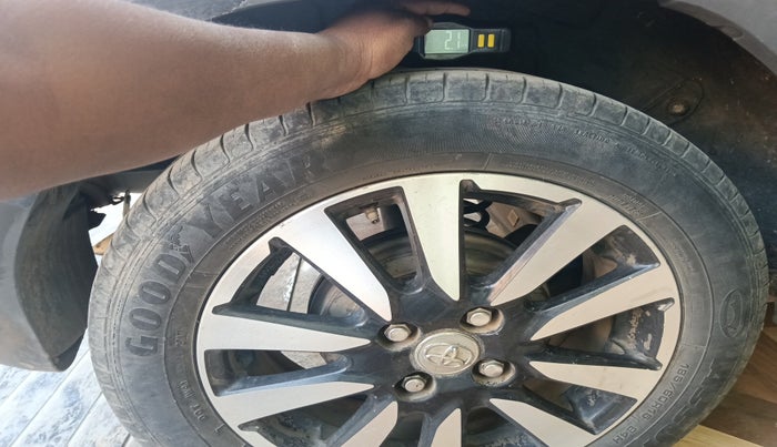 2015 Toyota Etios CROSS 1.2 G, Petrol, Manual, 96,985 km, tyre