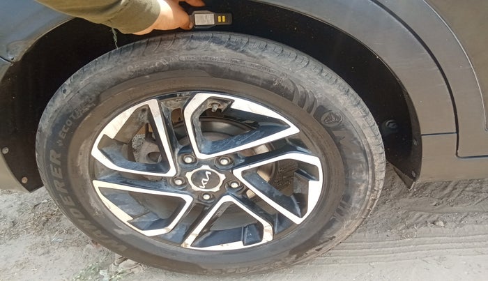 2022 KIA CARENS LUXURY PLUS 1.5 DIESEL AT 7 STR, Diesel, Automatic, 40,856 km, tyre