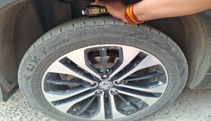 2021 MG HECTOR SHARP 2.0 DIESEL, Diesel, Manual, 1,11,799 km, tyre