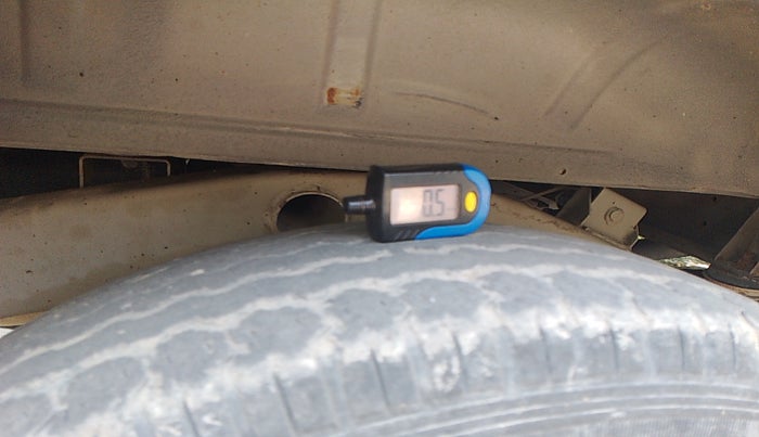 2014 Mahindra Bolero ZLX BS-III, Diesel, Manual, 82,672 km, tyre