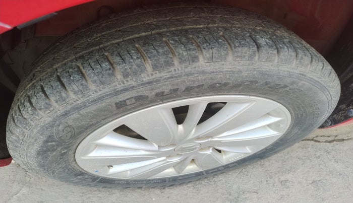 2016 Maruti Swift ZXI, Petrol, Manual, 19,907 km, tyre