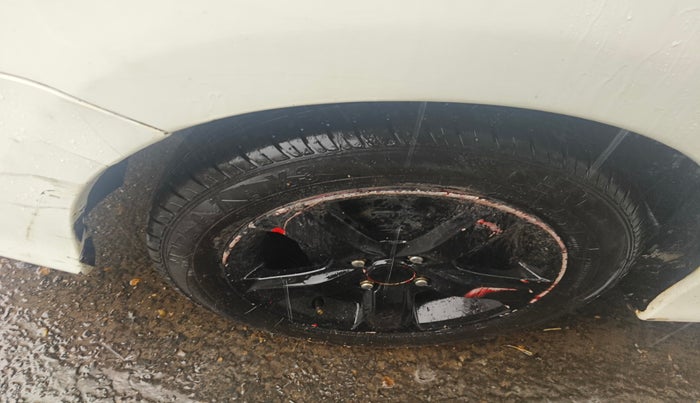 2011 Honda City 1.5L I-VTEC V MT, Petrol, Manual, 1,21,230 km, tyre