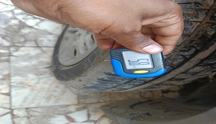 2023 KIA CARENS PRESTIGE 1.5 PETROL 7 STR, Petrol, Manual, 20,566 km, tyre