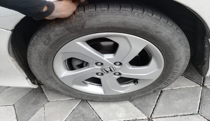 2015 Honda City 1.5L I-DTEC V, Diesel, Manual, 2,09,637 km, tyre