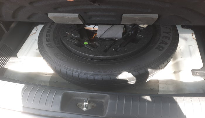 2016 Hyundai Creta SX PLUS AT 1.6 DIESEL, Diesel, Automatic, 1,25,000 km, tyre