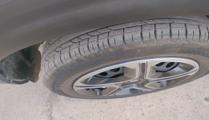 2024 Tata NEXON SMART 1.2 PETROL, Petrol, Manual, 13,237 km, tyre