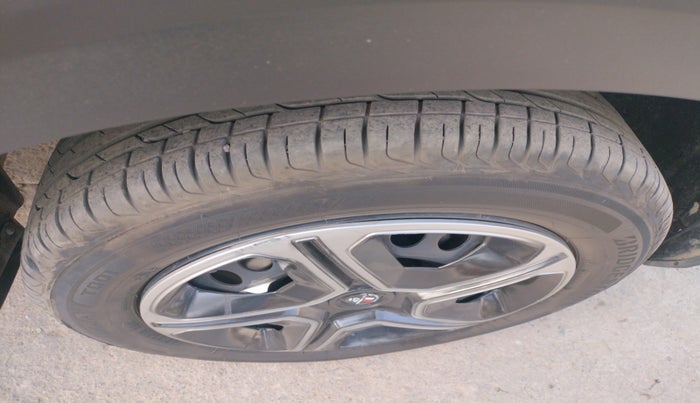 2024 Tata NEXON SMART 1.2 PETROL, Petrol, Manual, 13,237 km, tyre