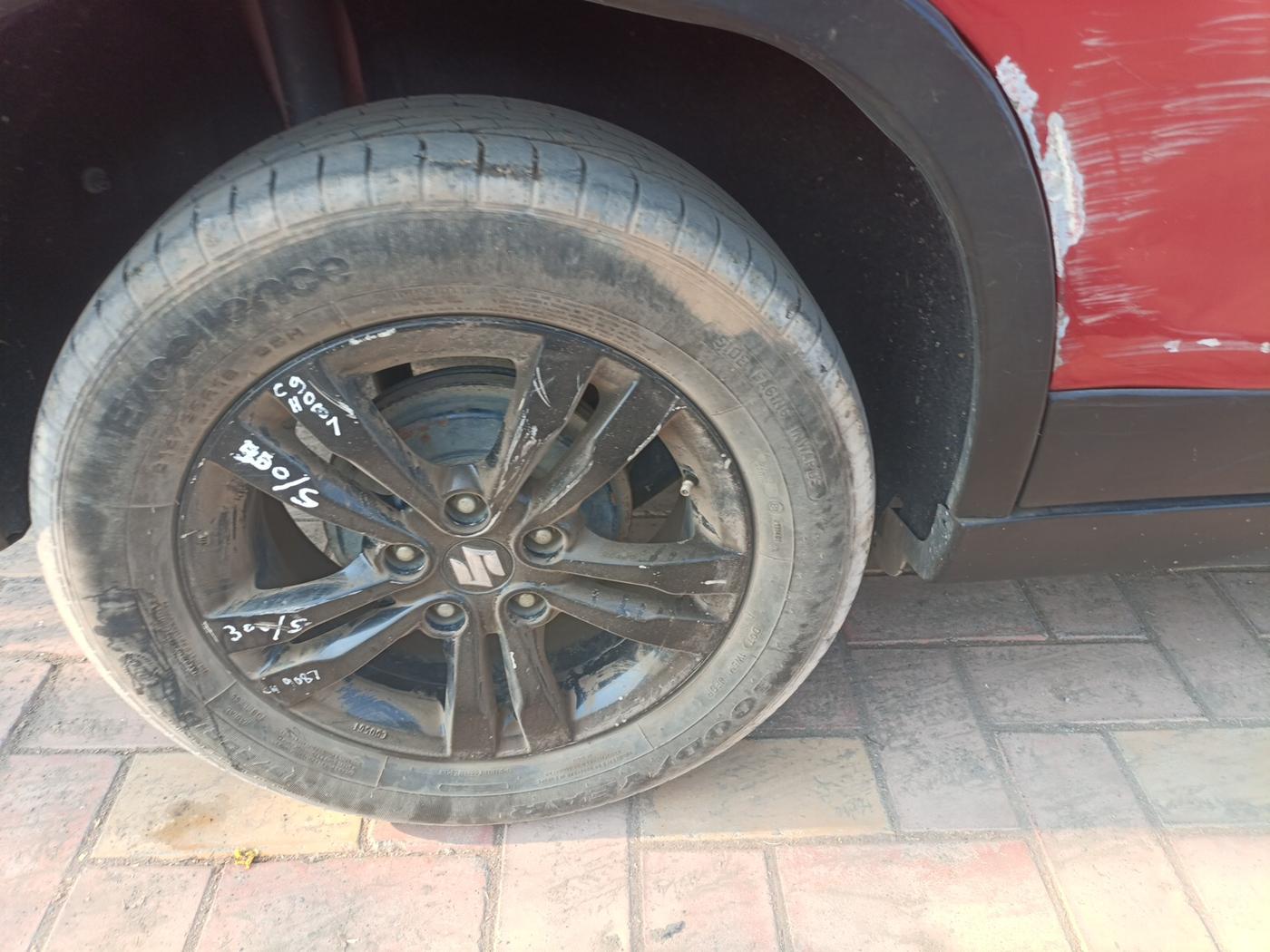 2018 Maruti Vitara Brezza ZDI PLUS AT DUAL TONE, Diesel, Automatic, 95,737 km, tyre