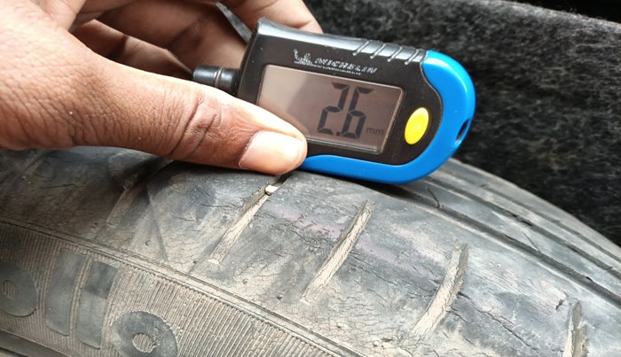 2016 Maruti Baleno ZETA PETROL 1.2, Petrol, Manual, 60,922 km, tyre