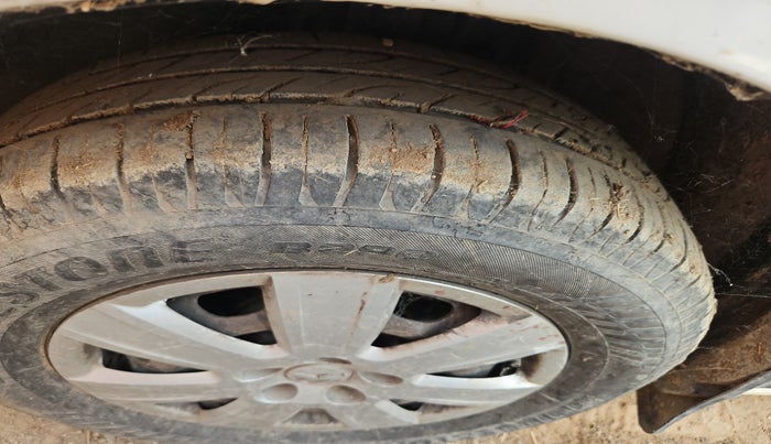 2011 Volkswagen Polo TRENDLINE 1.2L DIESEL, Diesel, Manual, 1,04,912 km, tyre