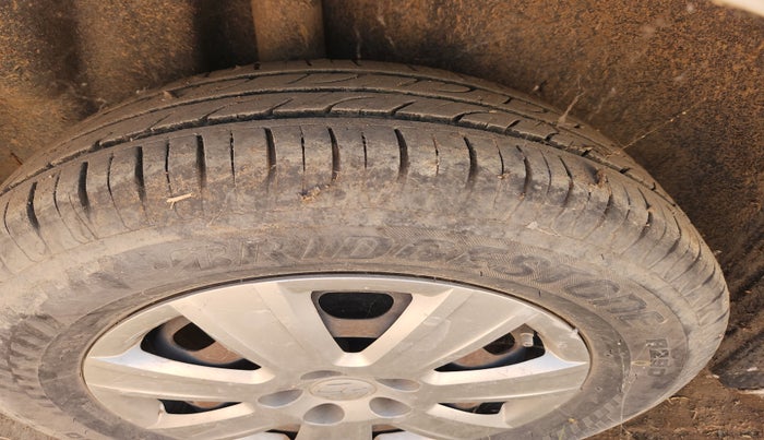 2011 Volkswagen Polo TRENDLINE 1.2L DIESEL, Diesel, Manual, 1,04,912 km, tyre