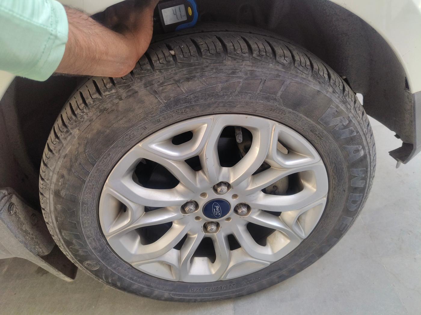 2014 Ford Ecosport TITANIUM 1.5L DIESEL, Diesel, Manual, 1,23,292 km, tyre
