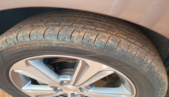 2018 Hyundai Verna 1.6 VTVT SX O, Petrol, Manual, 56,909 km, tyre