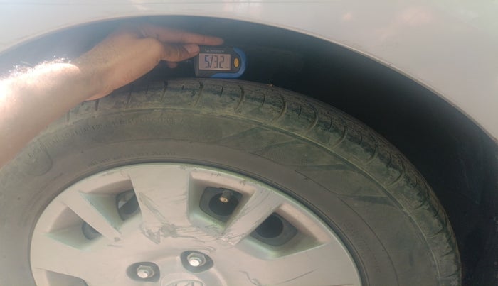 2012 Hyundai i20 MAGNA 1.2, Petrol, Manual, 82,200 km, tyre