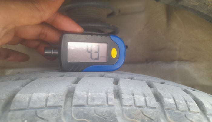 2013 Maruti Swift Dzire VXI, Petrol, Manual, 67,877 km, tyre