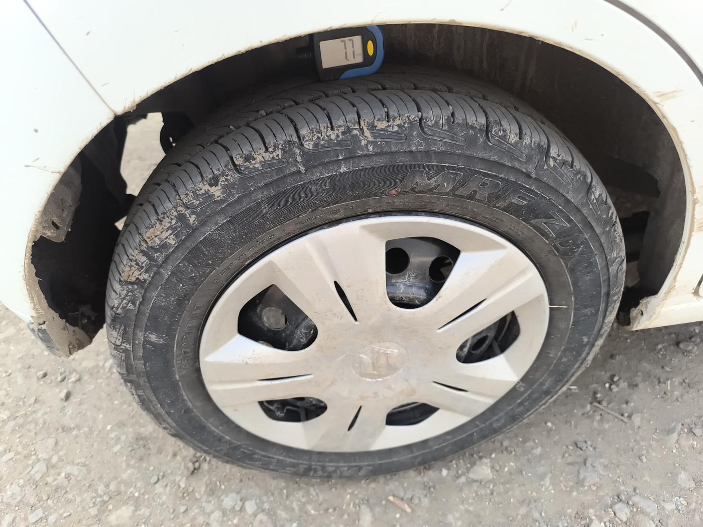 2017 Maruti Wagon R 1.0 VXI, Petrol, Manual, 1,07,095 km, tyre