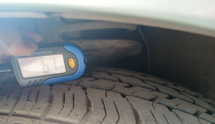 2004 Hyundai Accent GVS, Petrol, Manual, 80,027 km, tyre