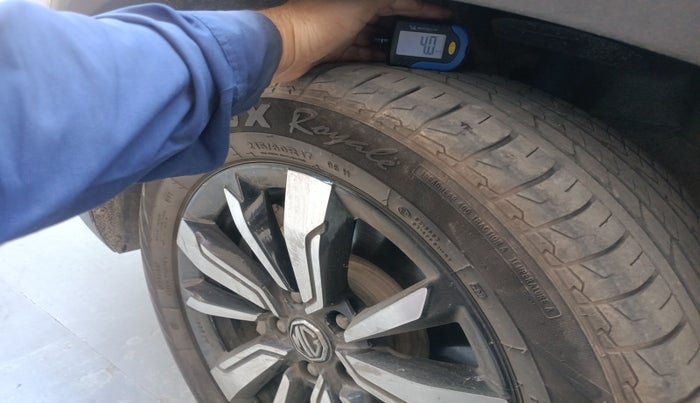 2020 MG HECTOR SMART 2.0 DIESEL, Diesel, Manual, 1,35,000 km, tyre