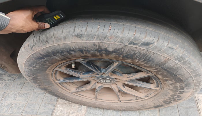 2019 Tata Harrier XE 2.0L KRYOTEC, Diesel, Manual, 1,05,243 km, tyre