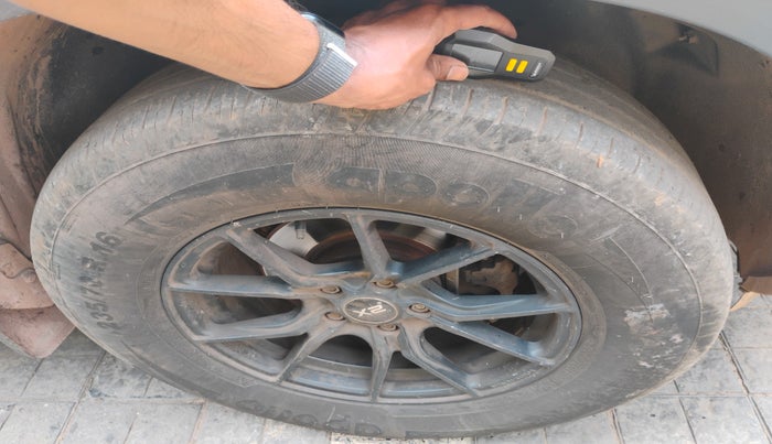 2019 Tata Harrier XE 2.0L KRYOTEC, Diesel, Manual, 1,05,243 km, tyre