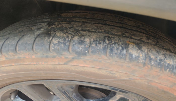 2018 Jeep Compass LIMITED (O) 2.0 DIESEL, Diesel, Manual, 1,14,036 km, tyre