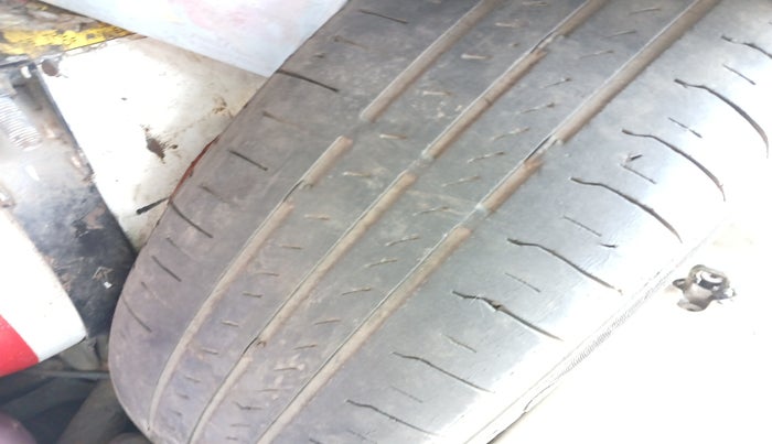 2019 Maruti Celerio VXI CNG, Petrol, Manual, 1,83,722 km, tyre