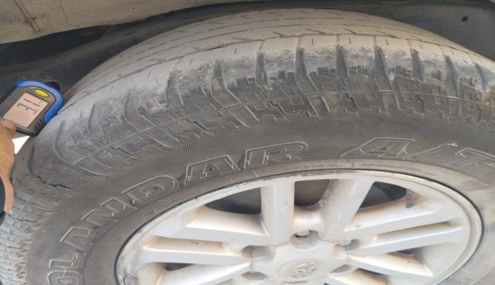 2012 Toyota Fortuner 3.0 4X4 MT, Diesel, Manual, 1,11,734 km, tyre