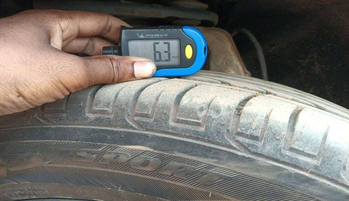 2018 Mahindra MARAZZO M8 7 STR, Diesel, Manual, 1,05,511 km, tyre