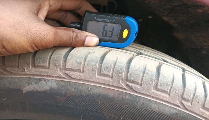 2018 Mahindra MARAZZO M8 7 STR, Diesel, Manual, 1,05,511 km, tyre