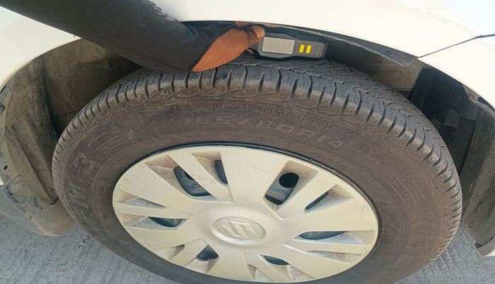 2012 Maruti Swift VXI, Petrol, Manual, 1,00,398 km, tyre