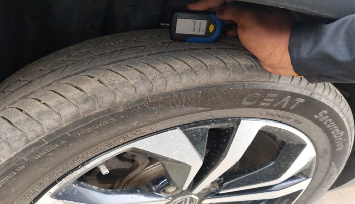 2023 MG HECTOR PLUS SAVVY PRO 1.5 TURBO CVT 6 STR, Petrol, Automatic, 50,823 km, tyre