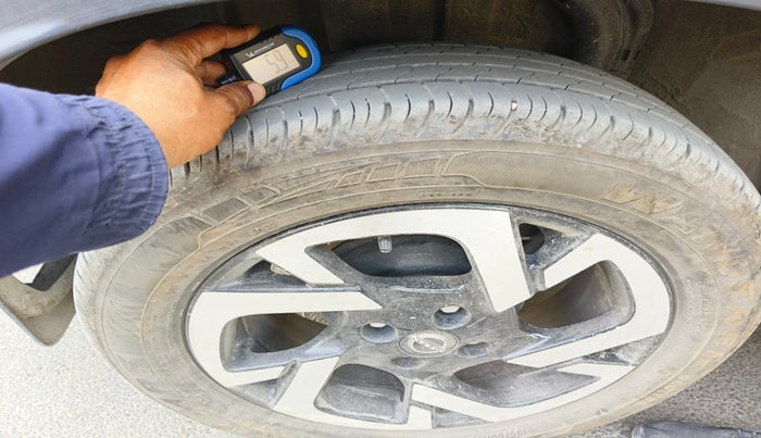 2022 Nissan MAGNITE XV PREMIUM TURBO CVT, Petrol, Automatic, 15,005 km, tyre