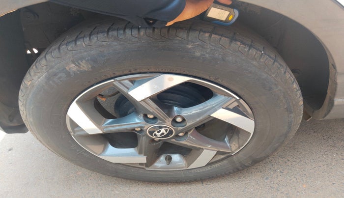 2020 Hyundai VENUE SX 1.0 TURBO IMT, Petrol, Manual, 94,663 km, tyre