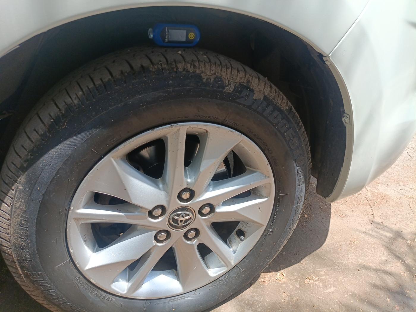 2016 Toyota Innova Crysta 2.4 VX 8 STR, Diesel, Manual, 1,67,473 km, tyre