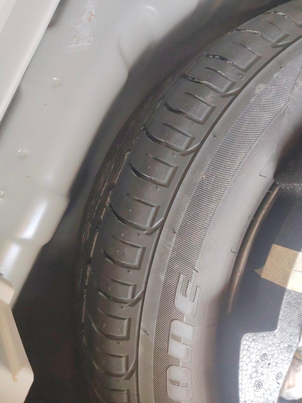 2021 Mahindra XUV300 W4 1.2 PETROL, Petrol, Manual, 7,332 km, tyre