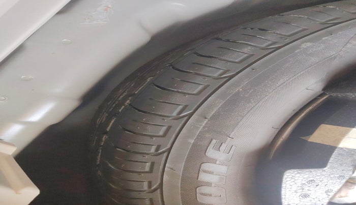 2021 Mahindra XUV300 W4 1.2 PETROL, Petrol, Manual, 7,332 km, tyre